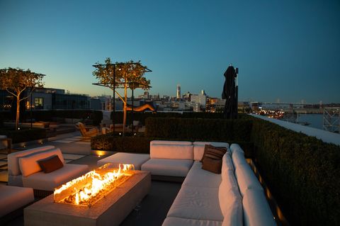 Какие противопожарные расстояния действуют для открытого огня в КП «Madison Park»?