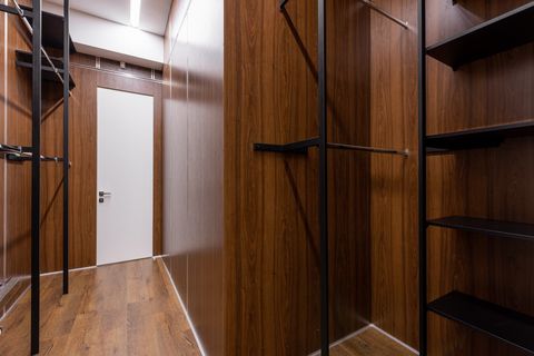 Какие параметры микроклимата критичны для гардеробной?
