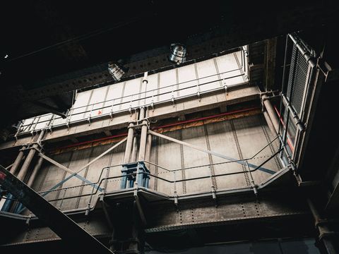 Почему в новостройках гудят трубы и вентиляция?